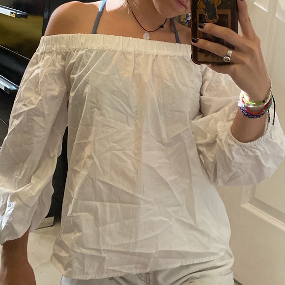 Cute flowy white top - Picture 1 of 3